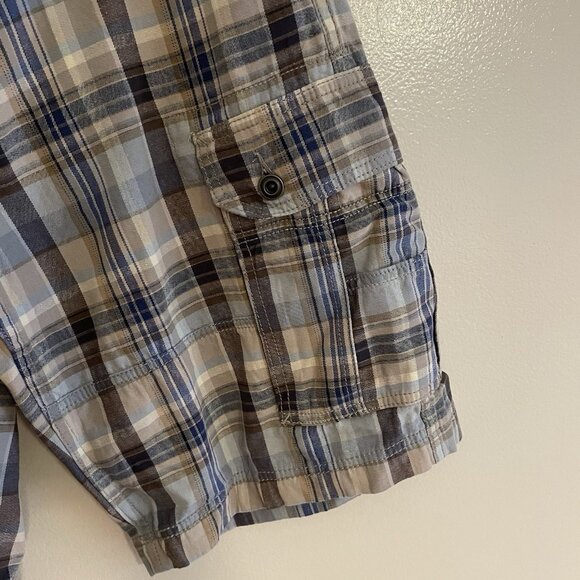 Levis Men 34 Blue/Tan Multicolor Plaid Relaxed Fit Sits at Knee Cargo Shorts NWT - Picture 3 of 12